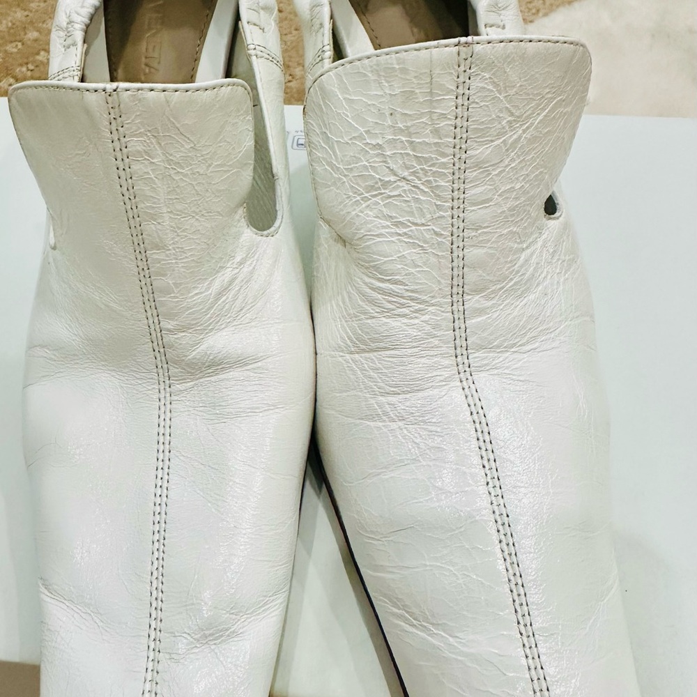 Bottega Veneta White Flats & Loafers - Picture 2 of 16